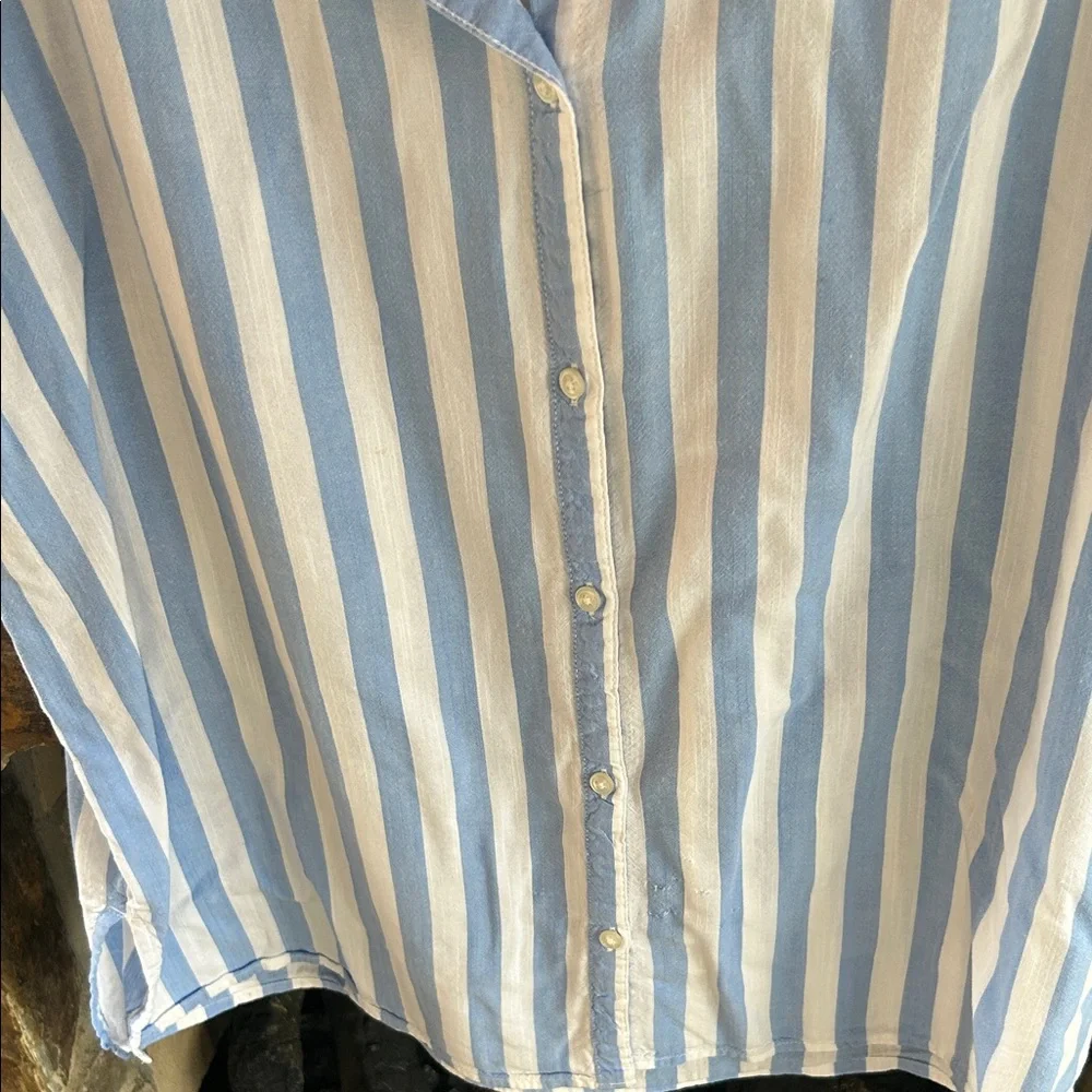 Old Navy Light Blue and White Striped Size Large Shirt; Lightweight and Adorable - Picture 4 of 12